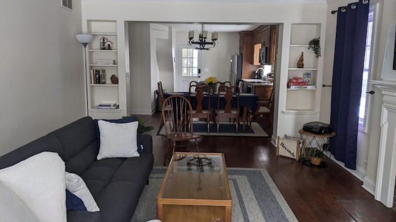 Photo of Livingroom in Evanston