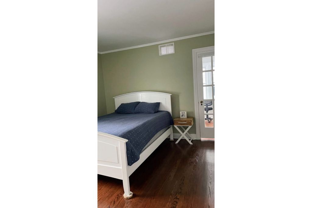 Photo of Bedroom in Evanston