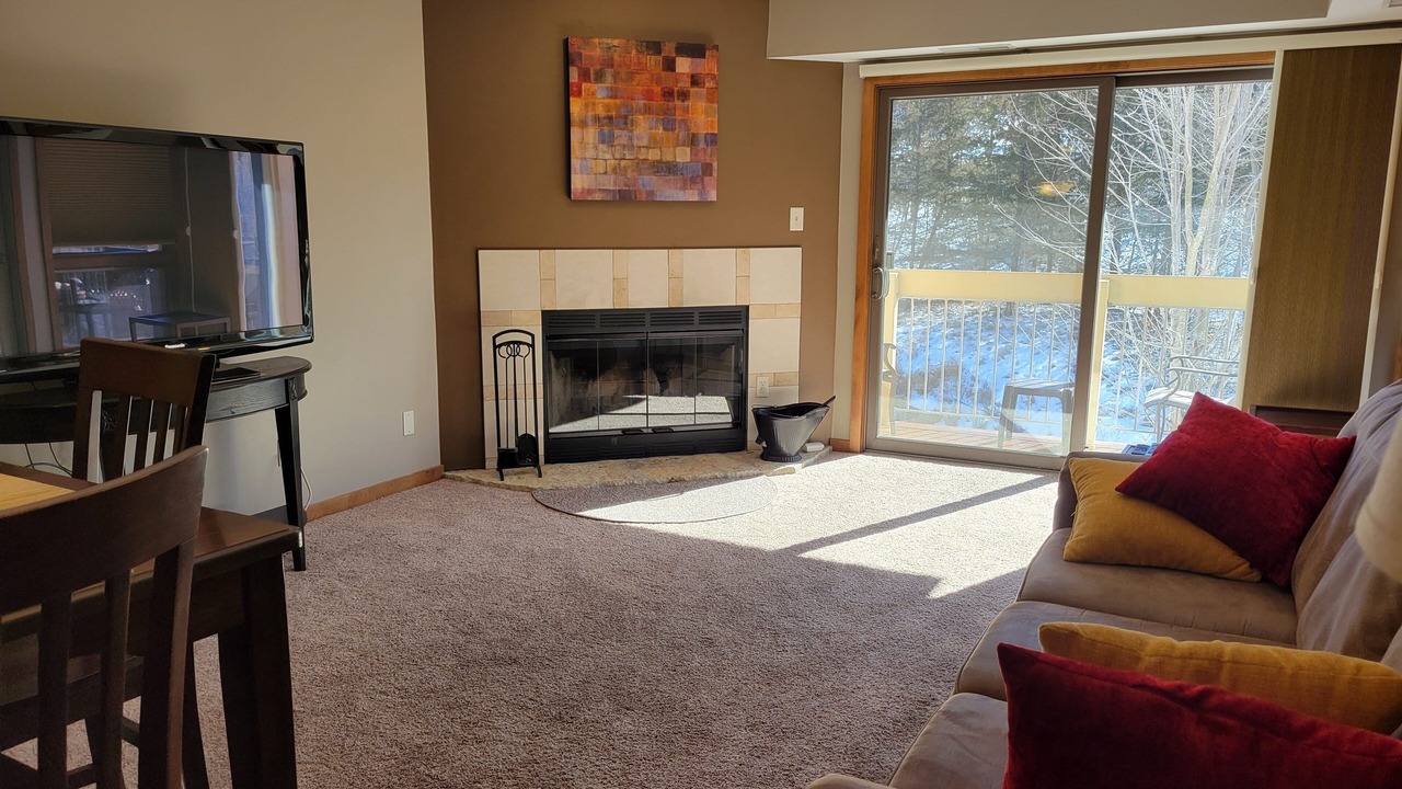 Photo of Livingroom in The Galena Territory