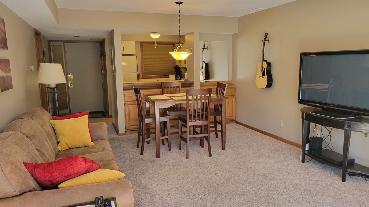 Photo of Livingroom in The Galena Territory