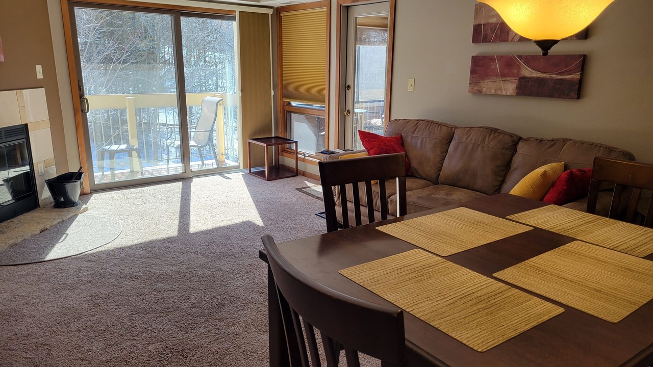Photo of Livingroom in The Galena Territory