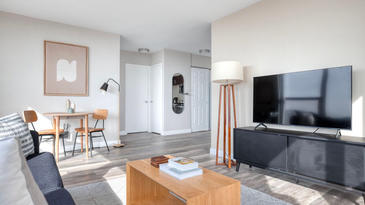 Photo of Livingroom in Edgewater Beach