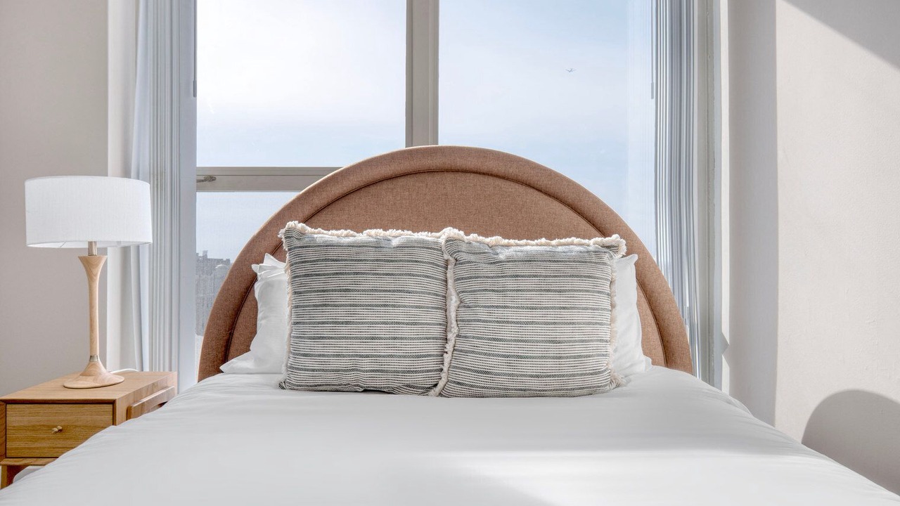 Photo of Bedroom in Edgewater Beach