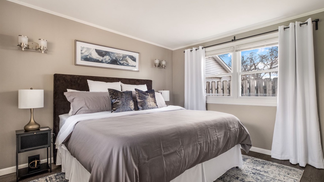 Photo of Bedroom in Midlothian