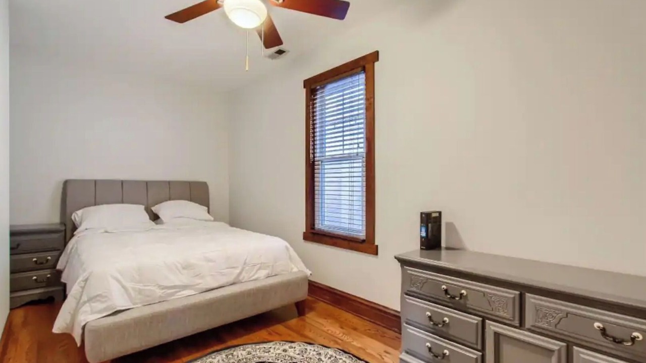 Photo of Bedroom in West Lakeview