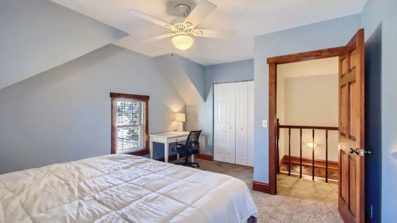 Photo of Bedroom in West Lakeview