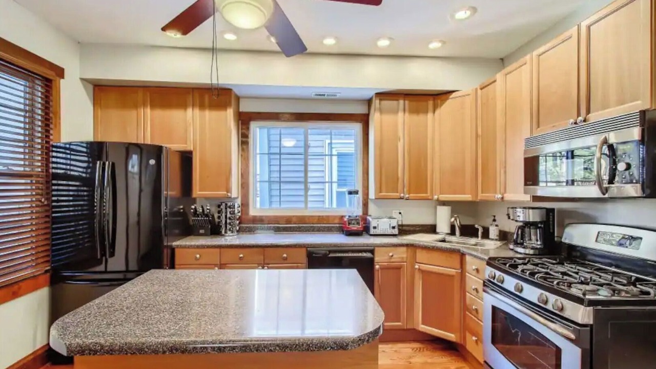 Photo of Kitchen in West Lakeview