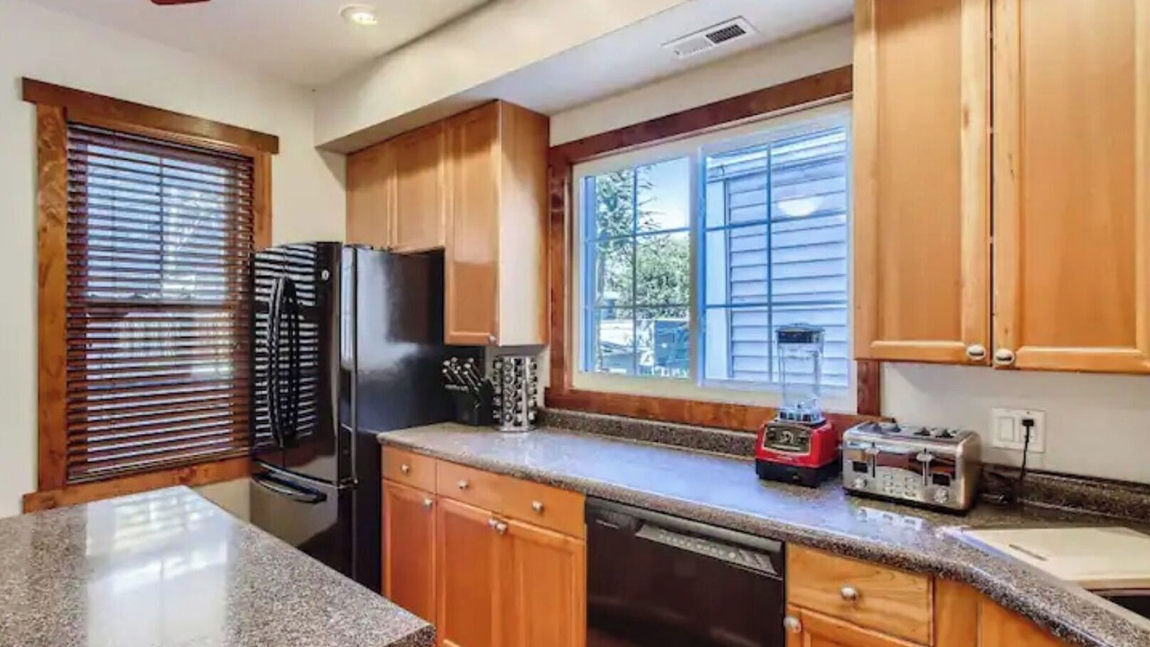 Photo of Kitchen in West Lakeview