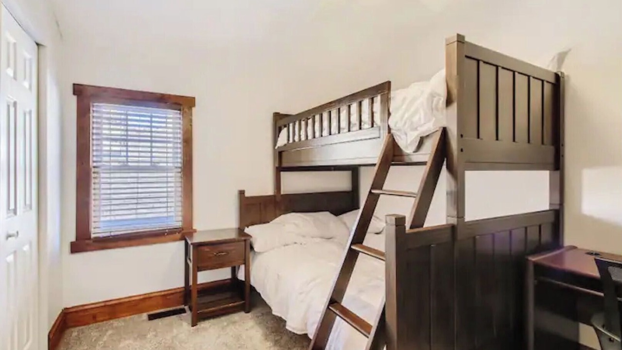 Photo of Bedroom in West Lakeview