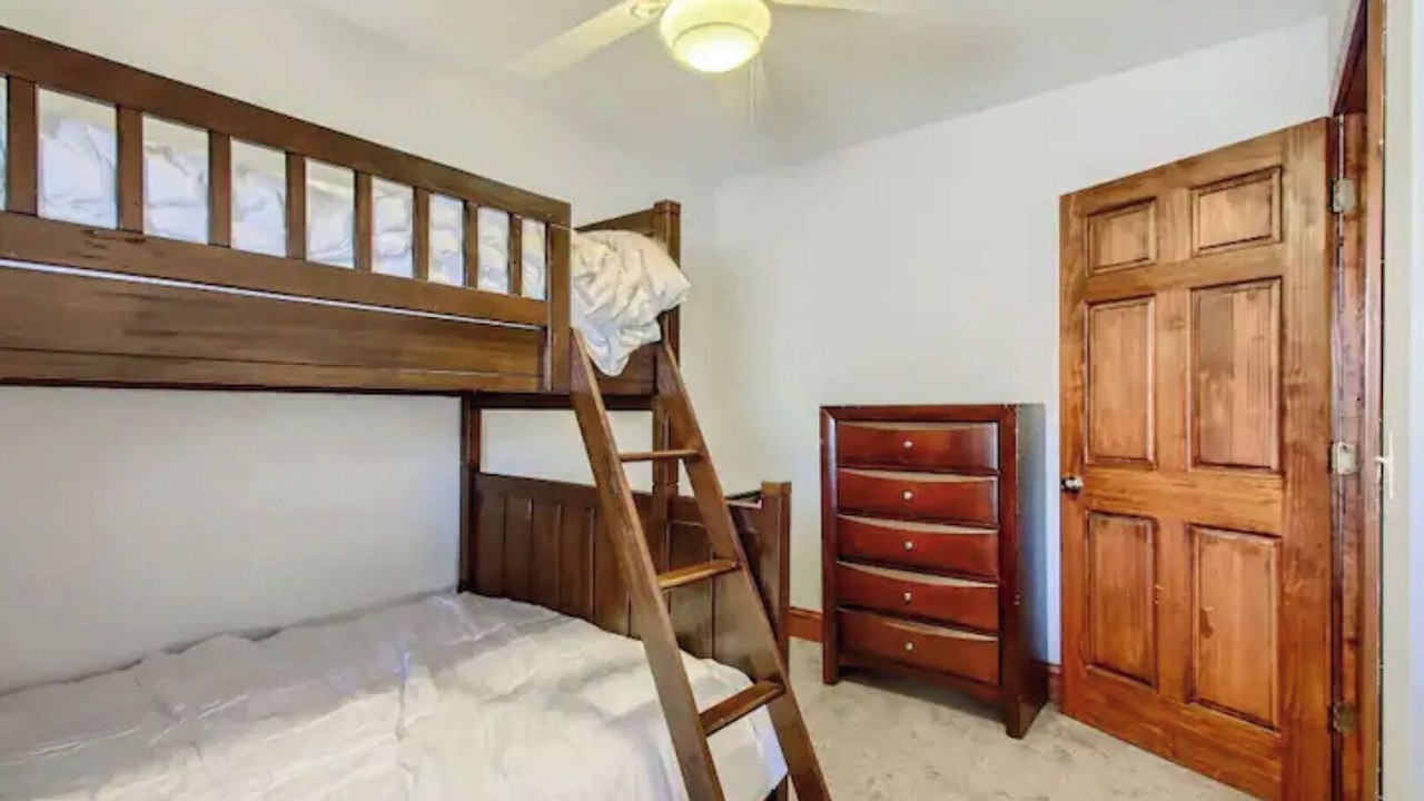 Photo of Bedroom in West Lakeview