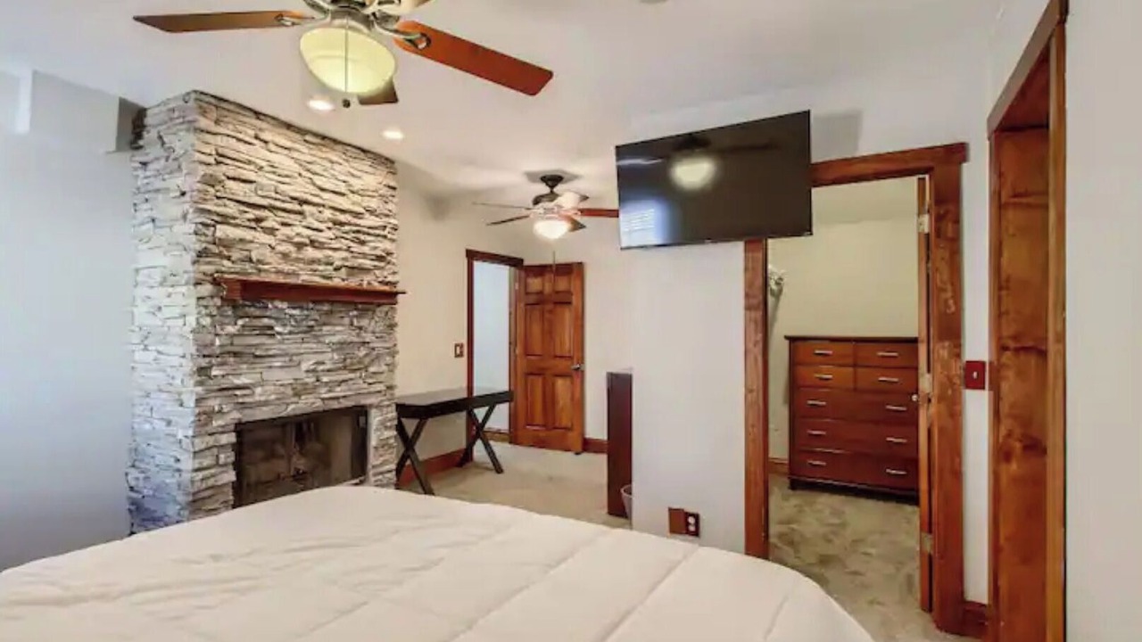 Photo of Bedroom in West Lakeview