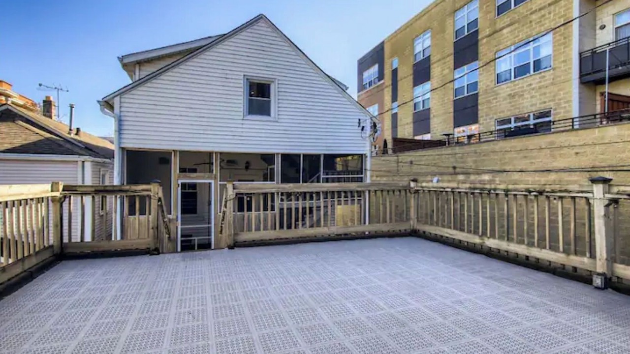 Photo of Outdoor in West Lakeview