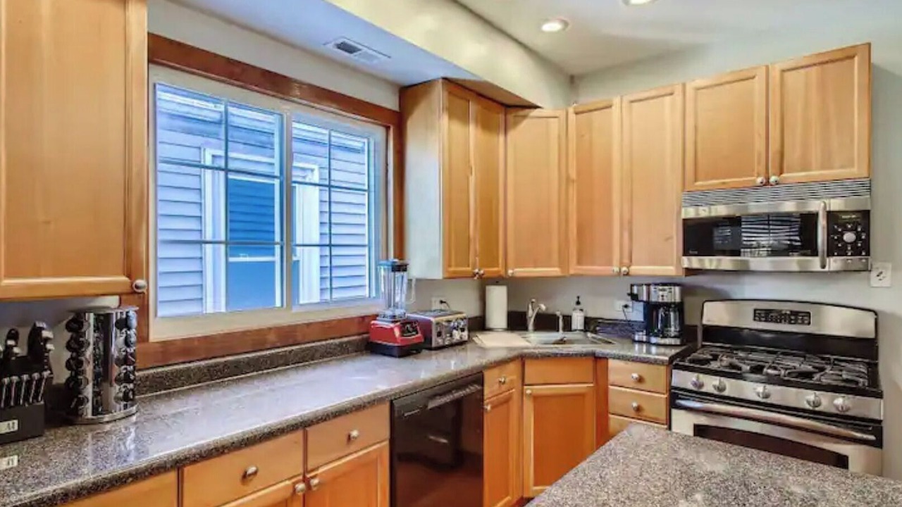Photo of Kitchen in West Lakeview