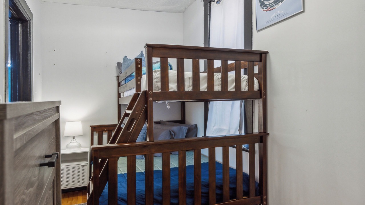 Photo of Bedroom in Wrightwood Neighbors