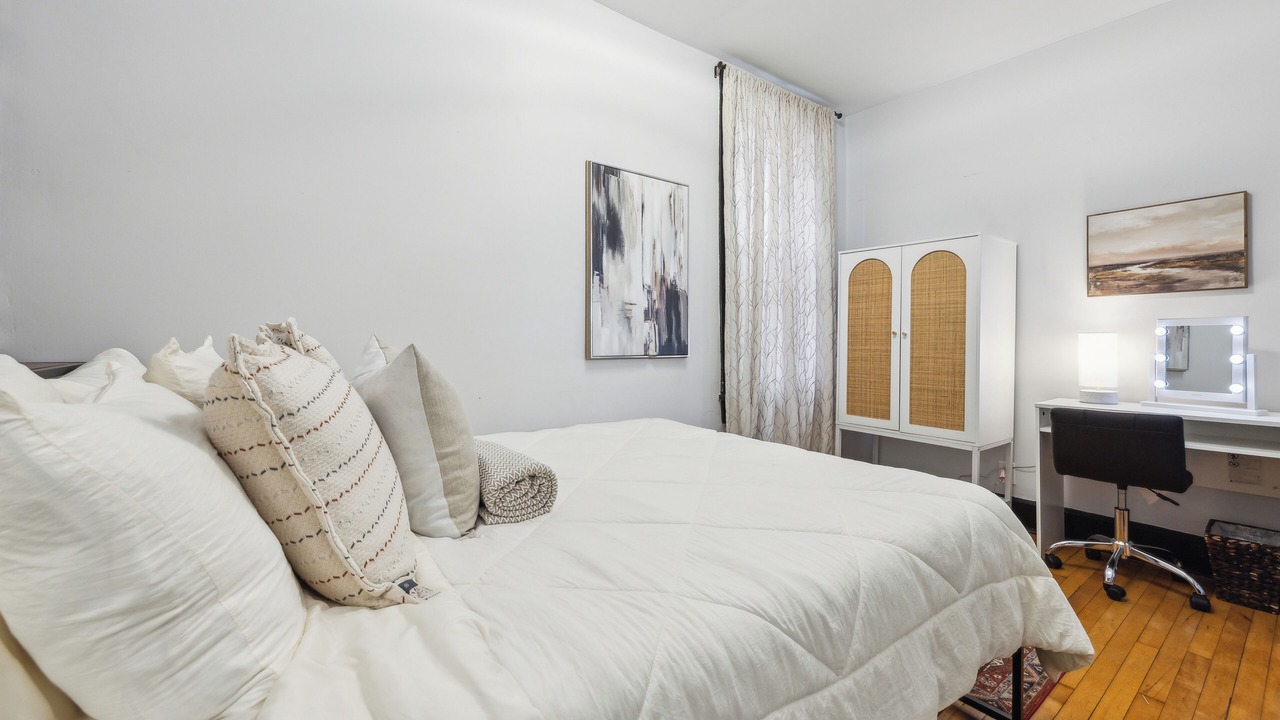 Photo of Bedroom in Wrightwood Neighbors