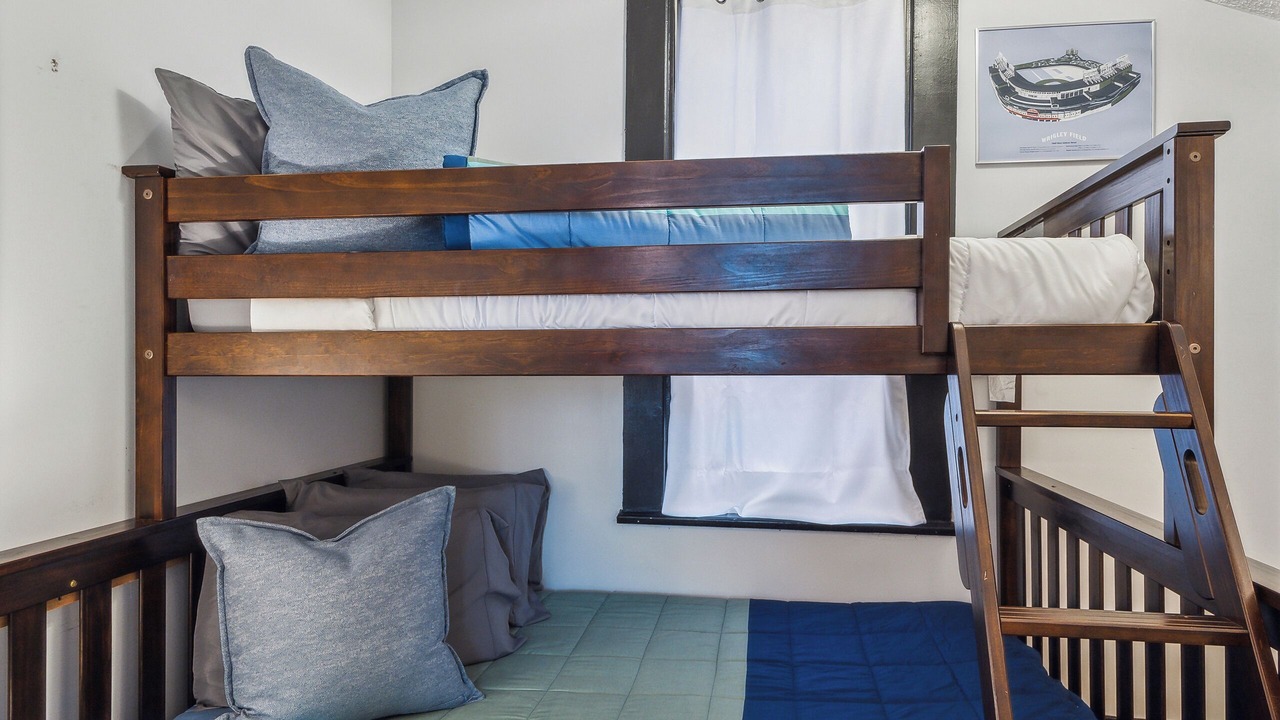 Photo of Bedroom in Wrightwood Neighbors