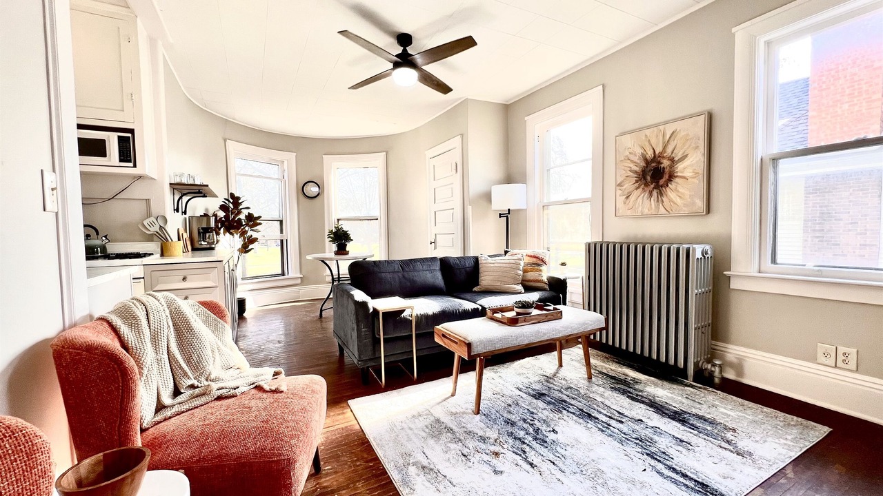 Photo of Livingroom in Bloomington