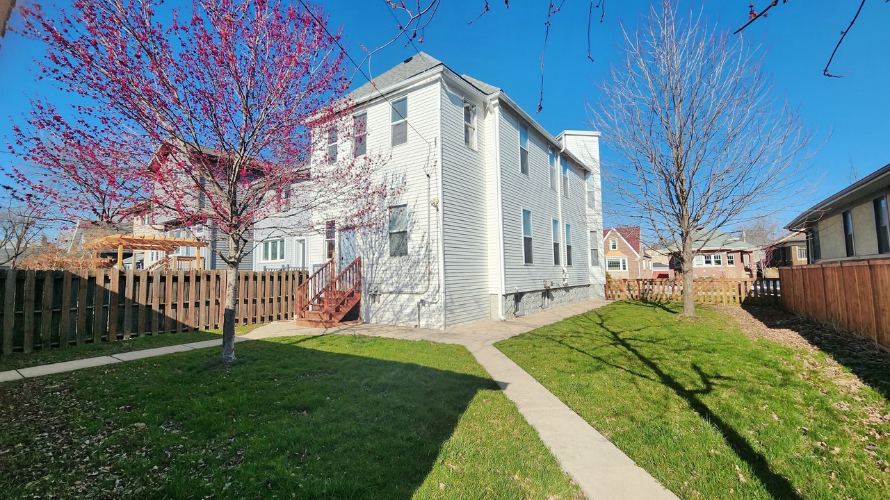 Photo of Outdoor in Oak Park
