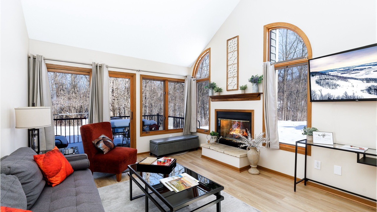 Photo of Livingroom in The Galena Territory
