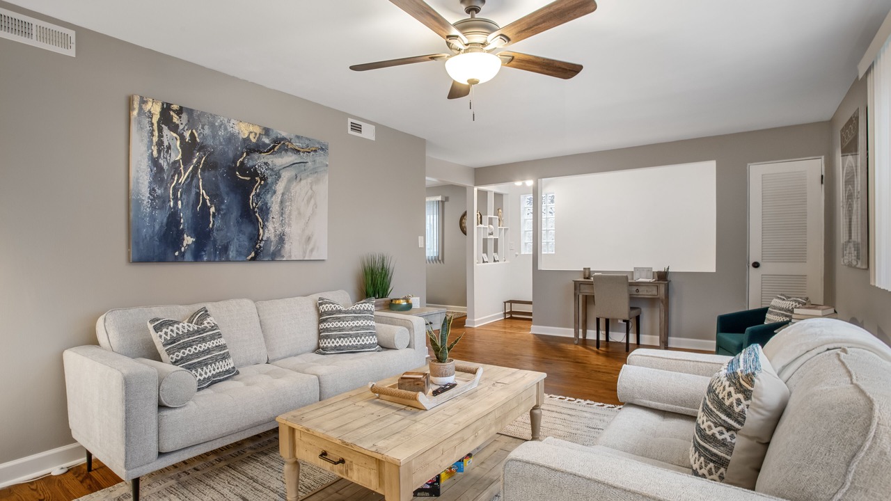 Photo of Livingroom in West Ridge