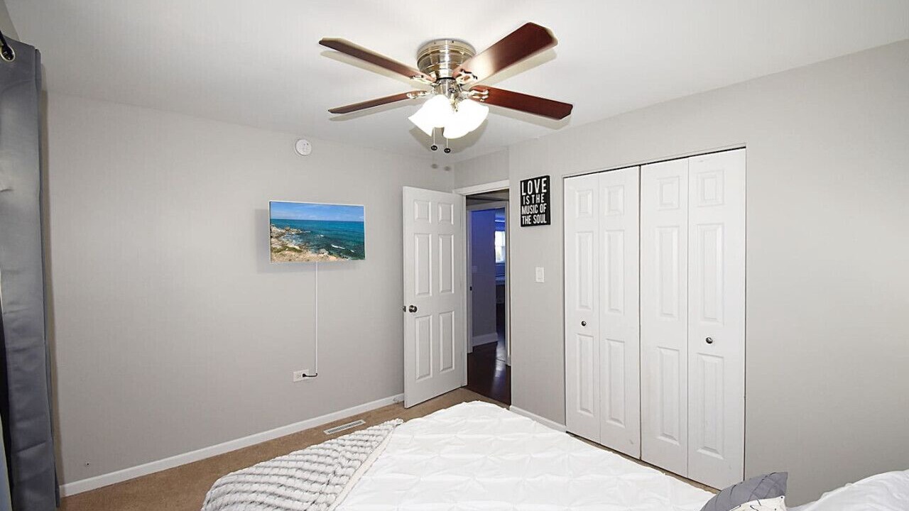 Photo of Bedroom in Carpentersville