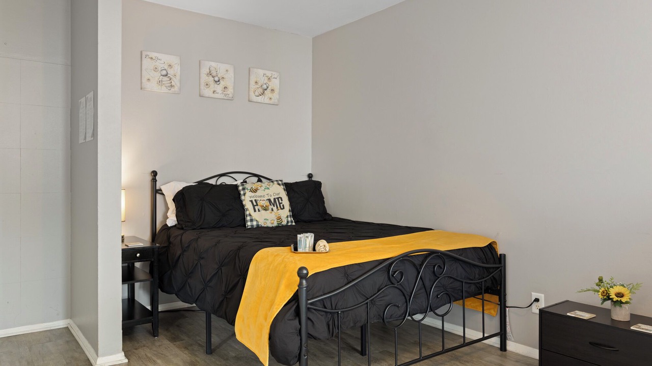 Photo of Bedroom in Aurora