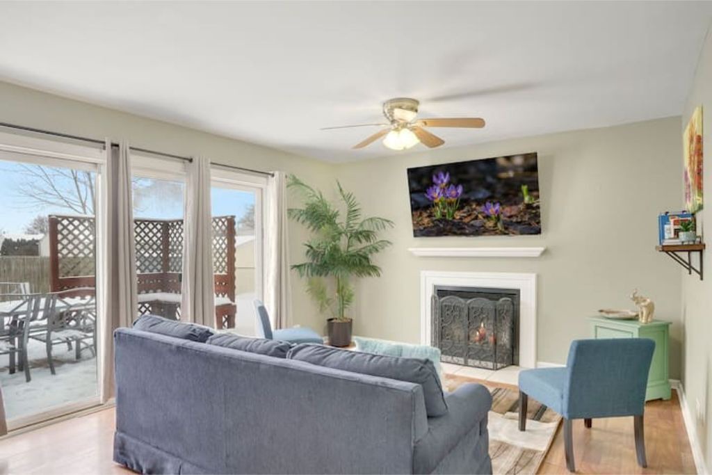 Photo of Livingroom in Fox Valley