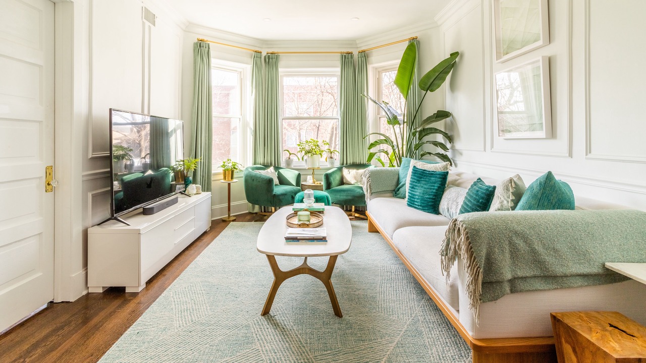 Photo of Livingroom in Andersonville
