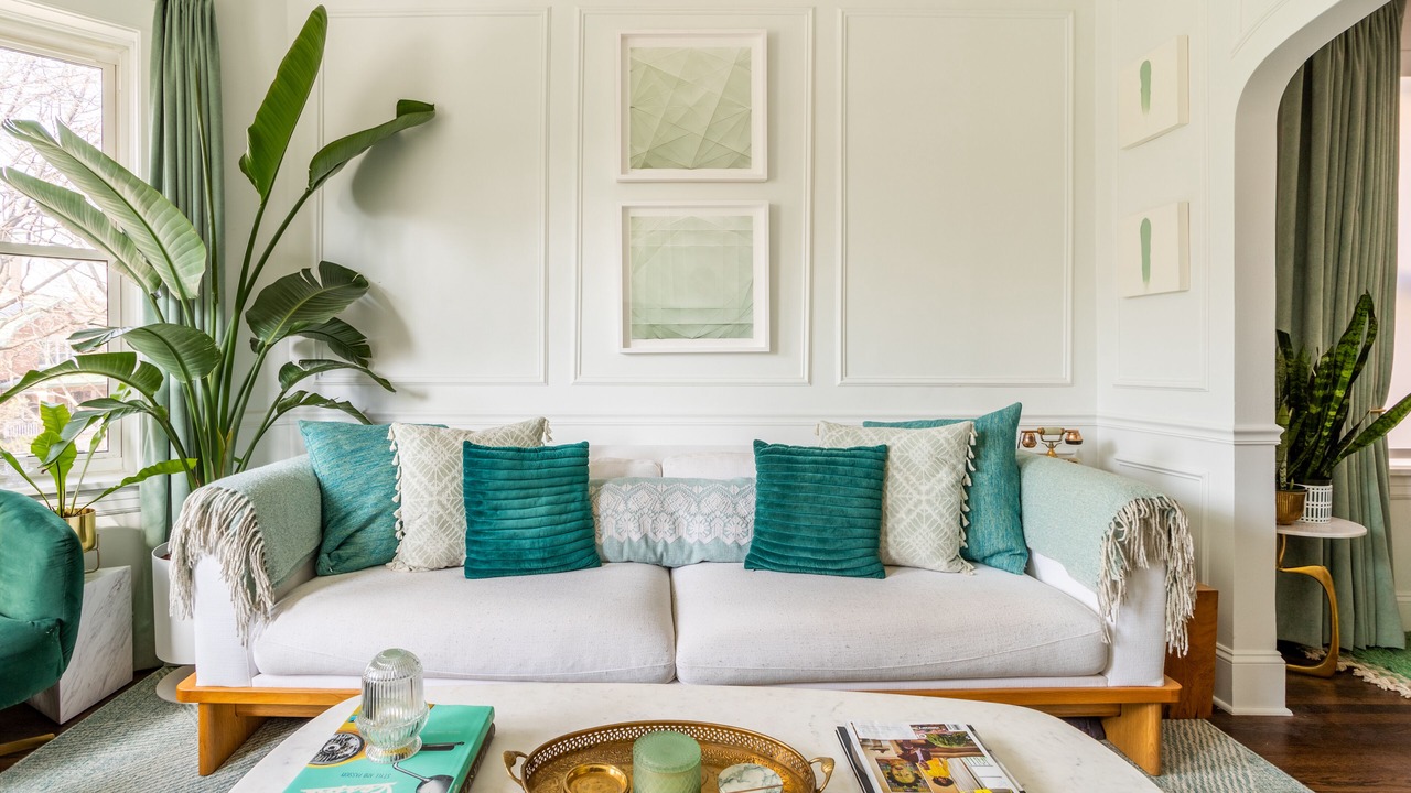Photo of Livingroom in Andersonville
