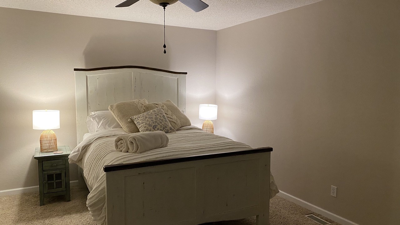 Photo of Bedroom in Red Bud