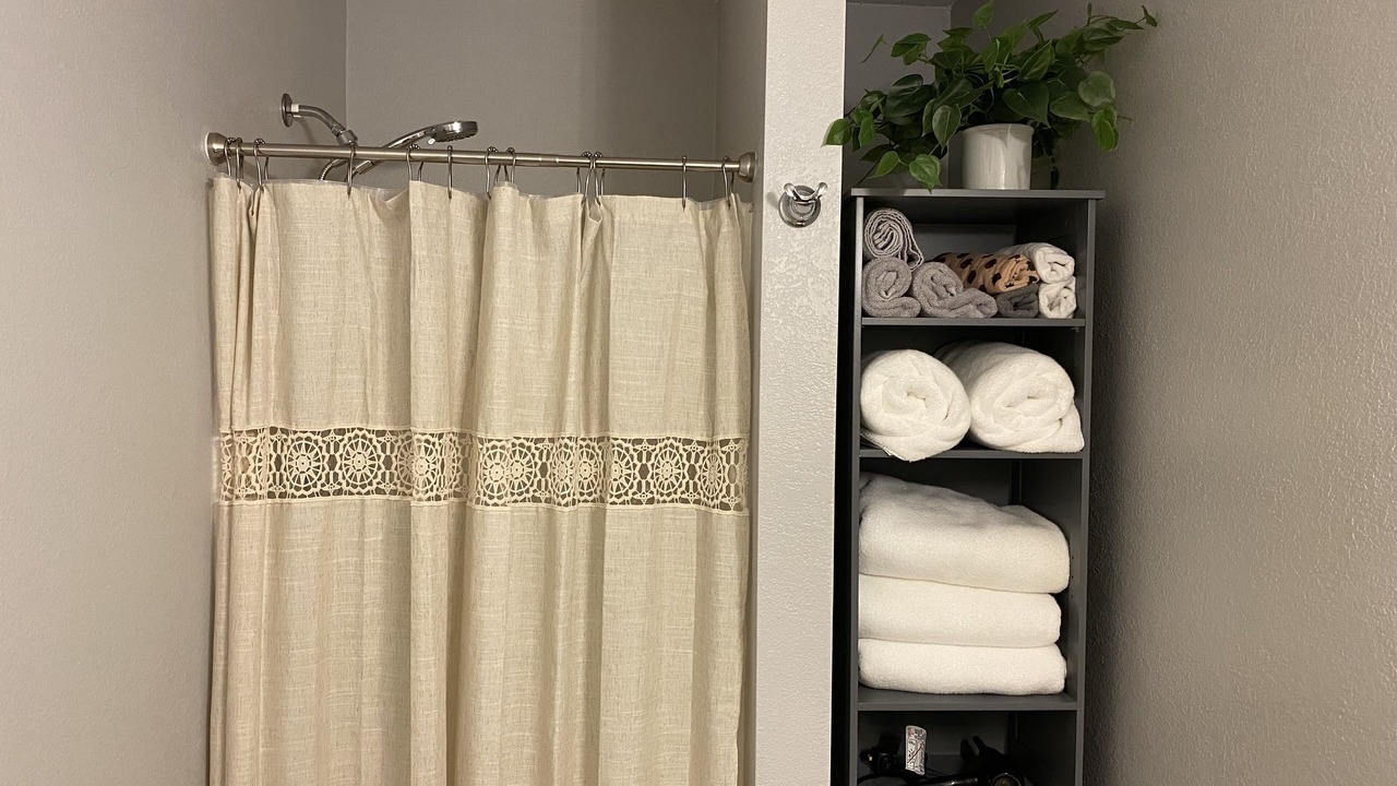 Photo of Bathroom in Red Bud