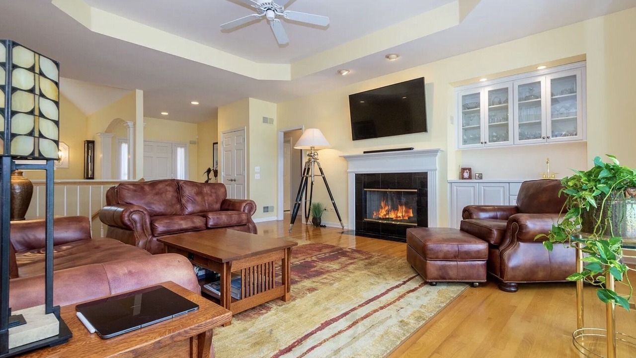 Photo of Livingroom in Lake Villa
