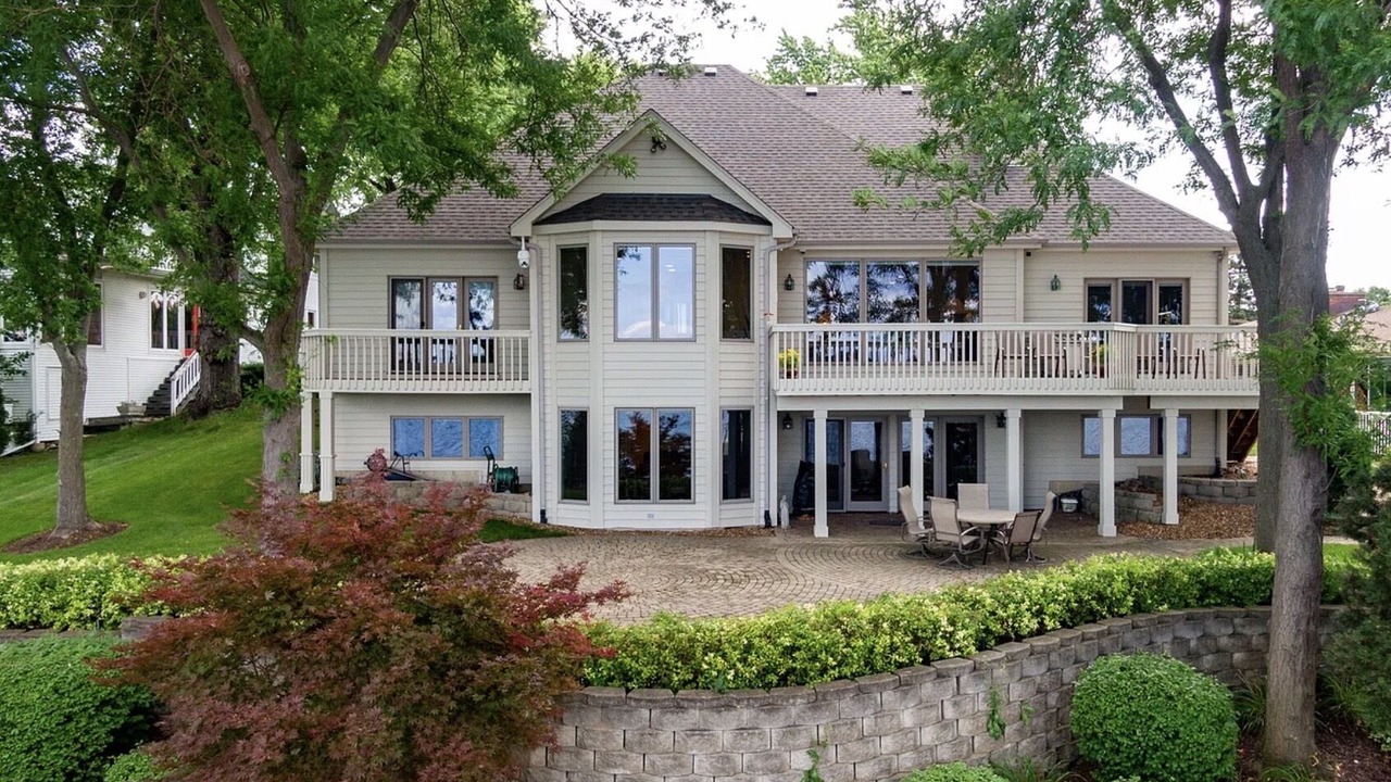 Photo of Outdoor in Lake Villa