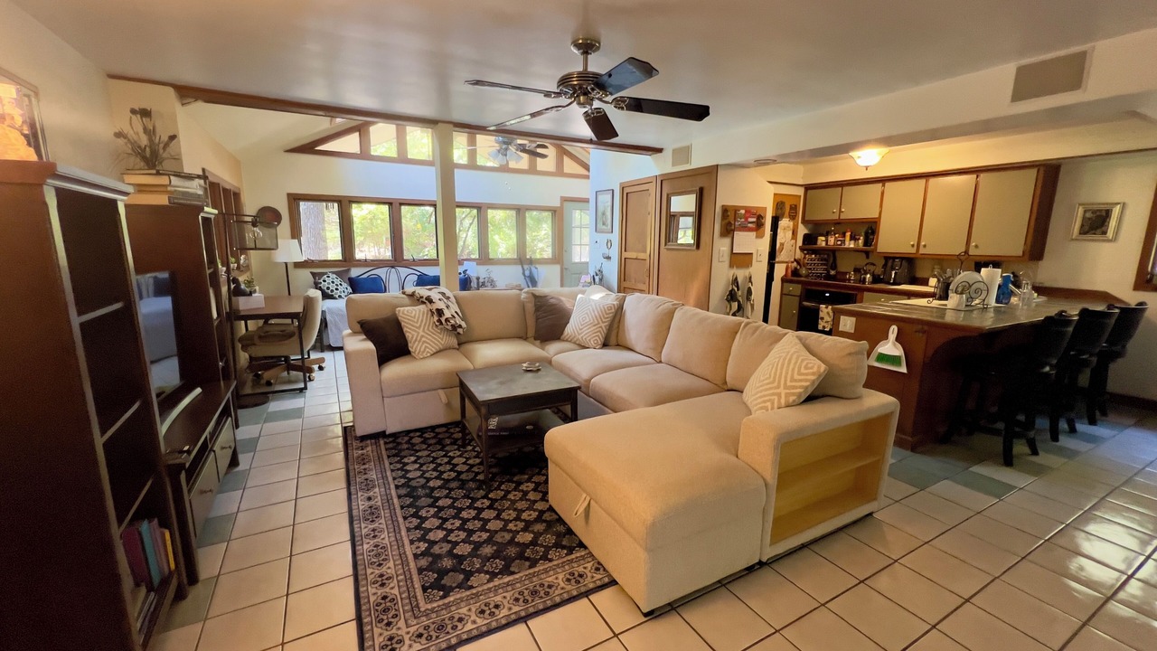 Photo of Livingroom in Carbondale
