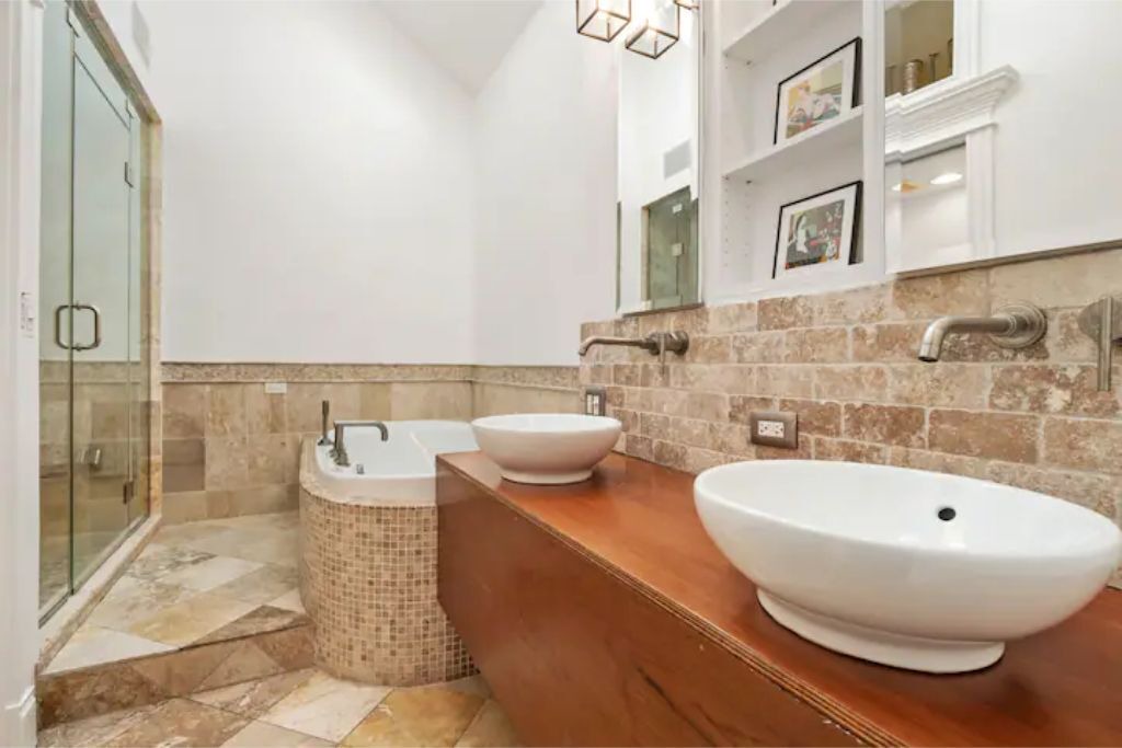 Photo of Bathroom in Roscoe Village