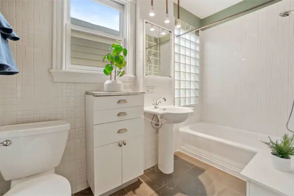 Photo of Bathroom in Roscoe Village
