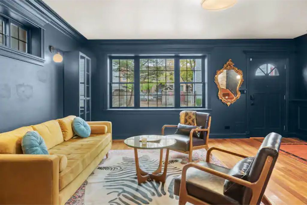 Photo of Livingroom in Roscoe Village