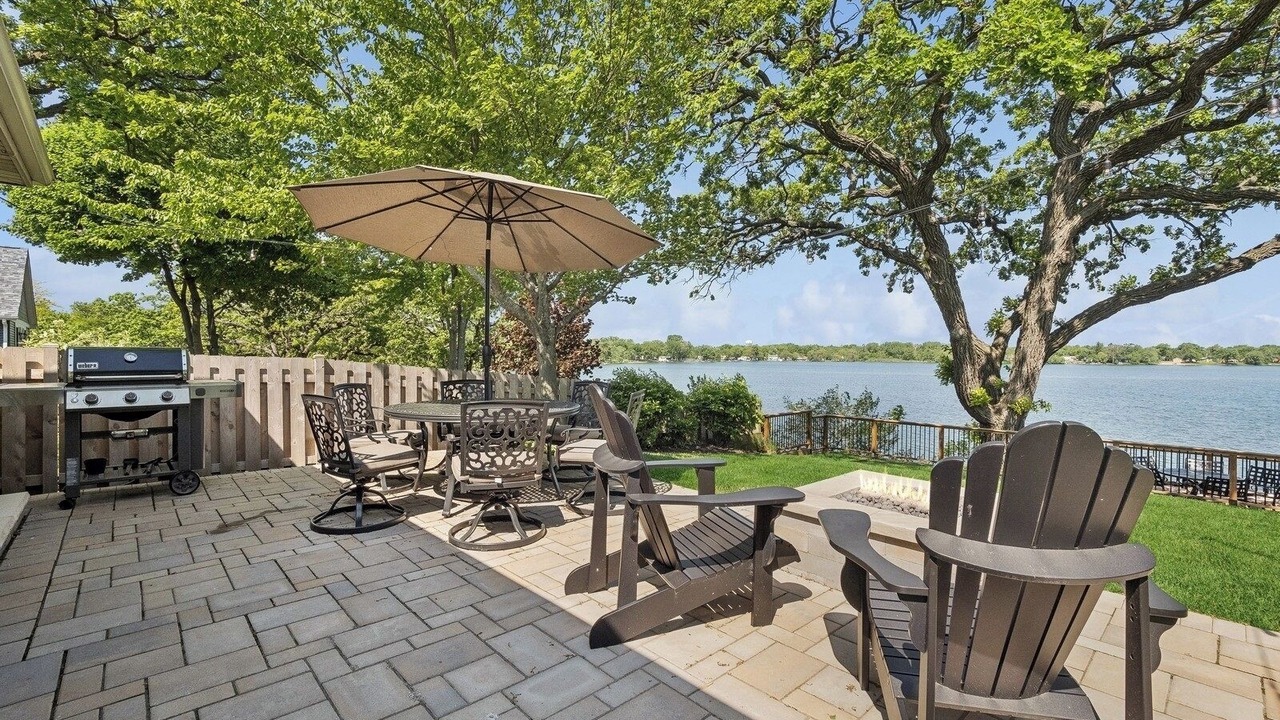 Photo of Outdoor in Round Lake