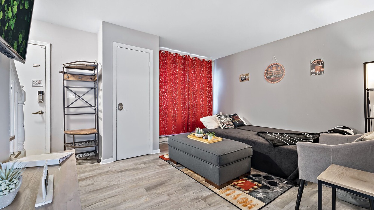 Photo of Livingroom in Yorkville