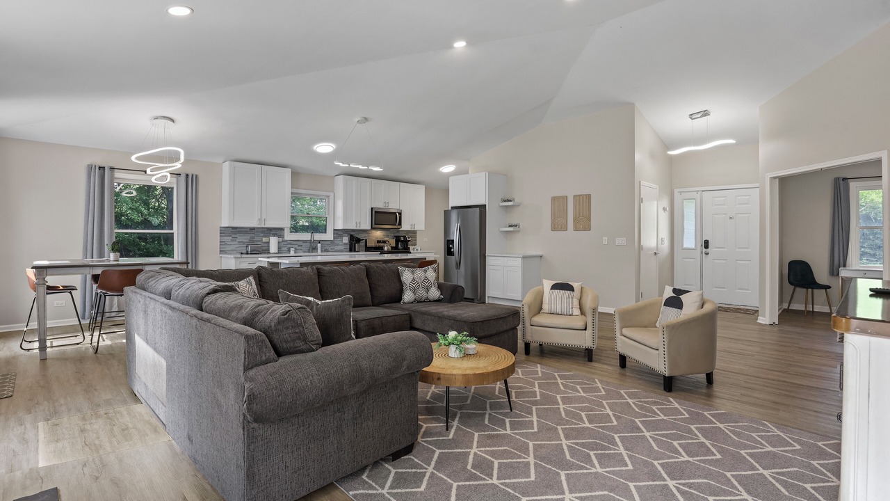 Photo of Livingroom in Oswego