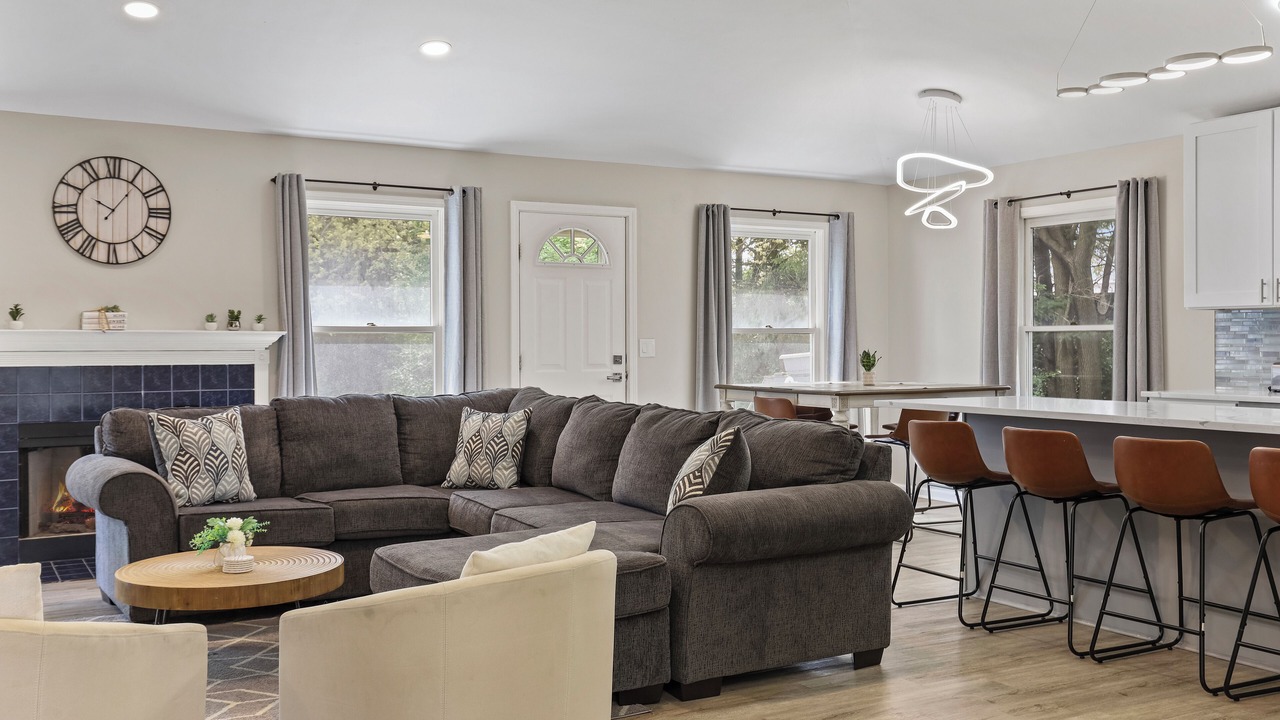 Photo of Livingroom in Oswego