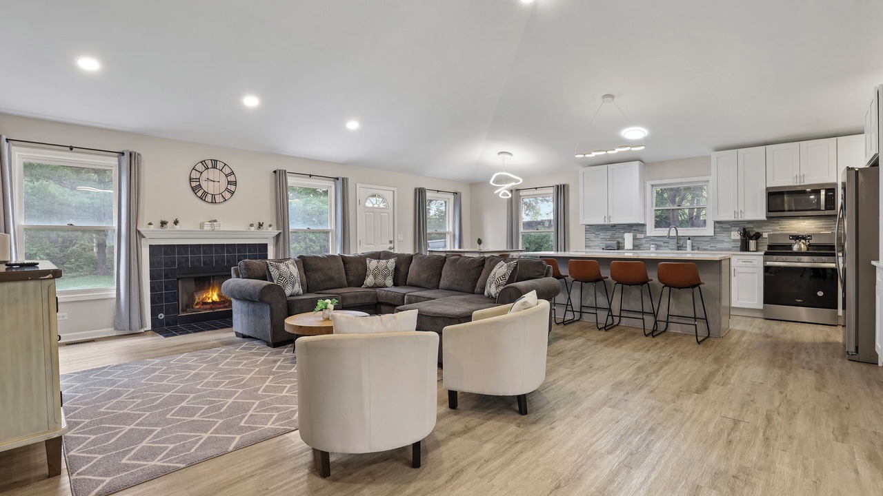 Photo of Livingroom in Oswego