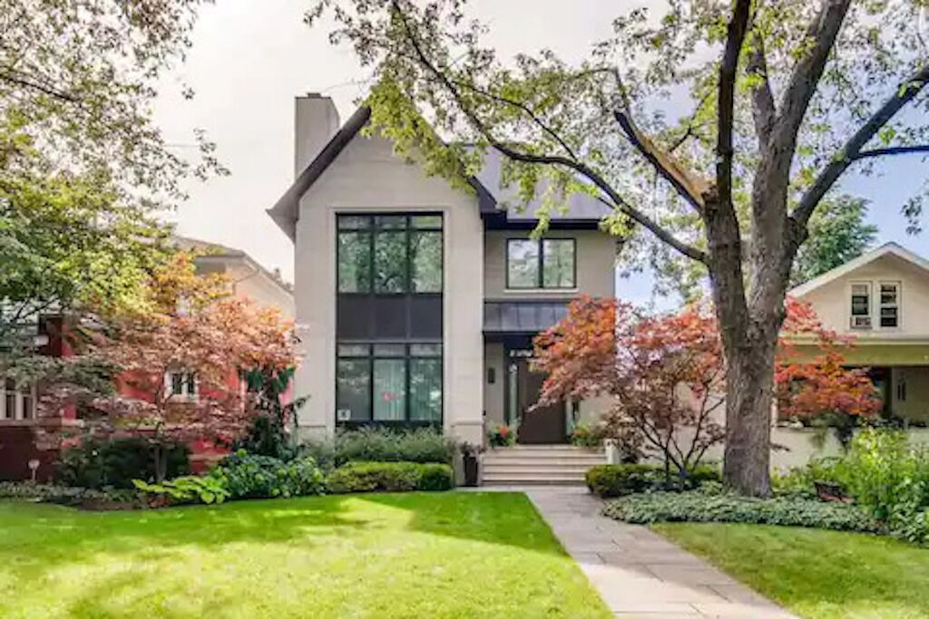 Photo of Outdoor in Lakeview