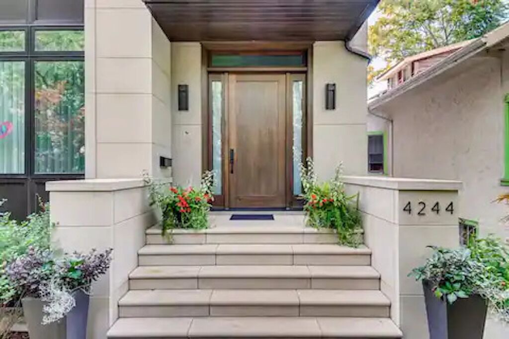 Photo of Outdoor in Lakeview