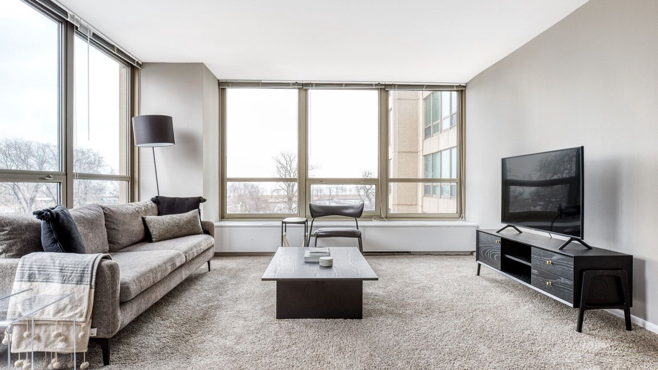 Photo of Livingroom in Lake View East