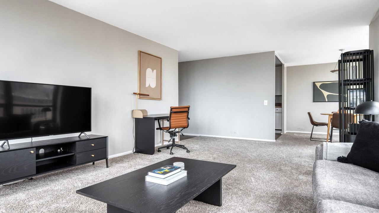Photo of Livingroom in Lake View East