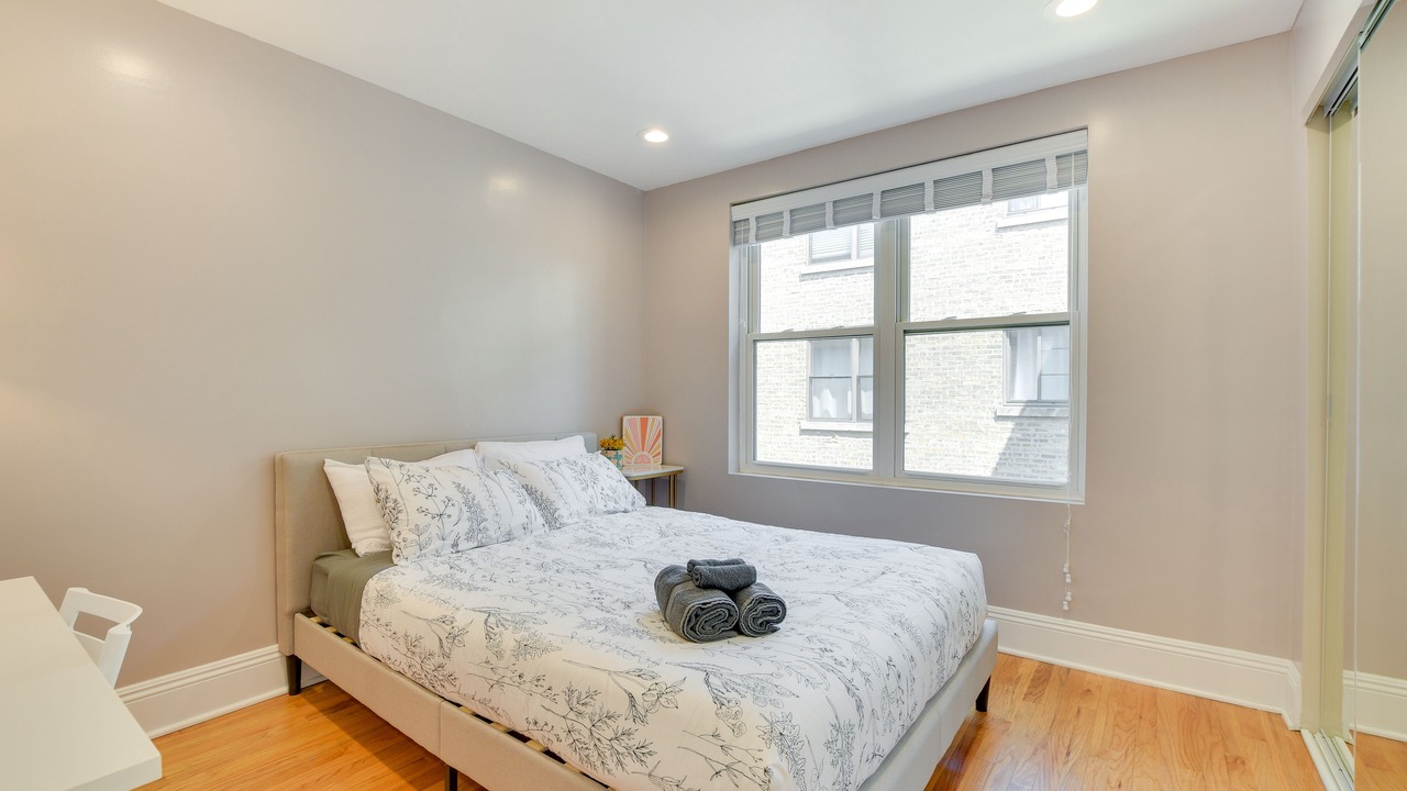 Photo of Bedroom in Rogers Park