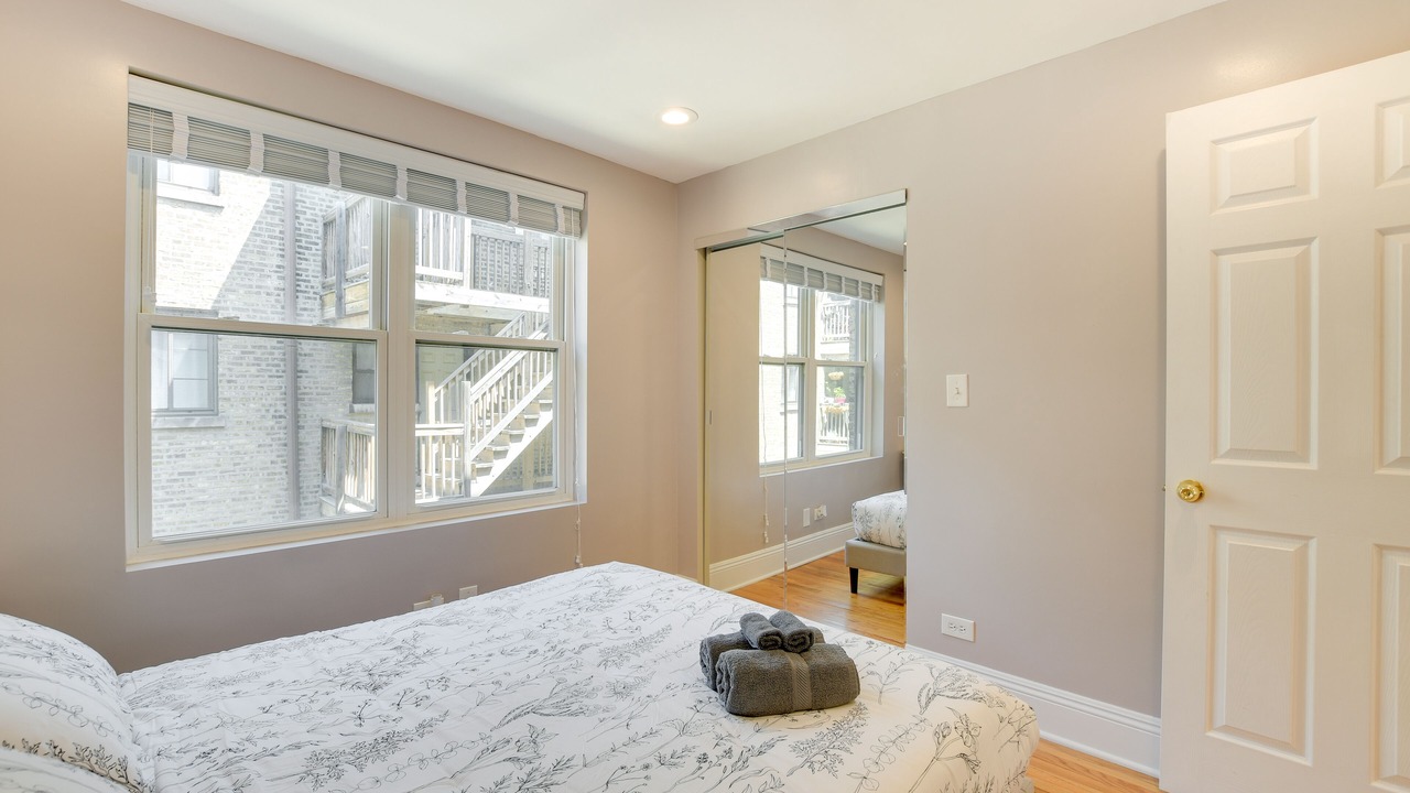 Photo of Bedroom in Rogers Park