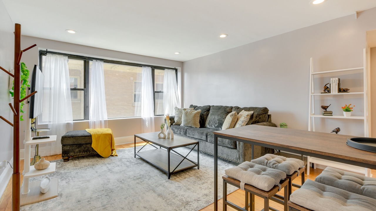 Photo of Bedroom in Rogers Park