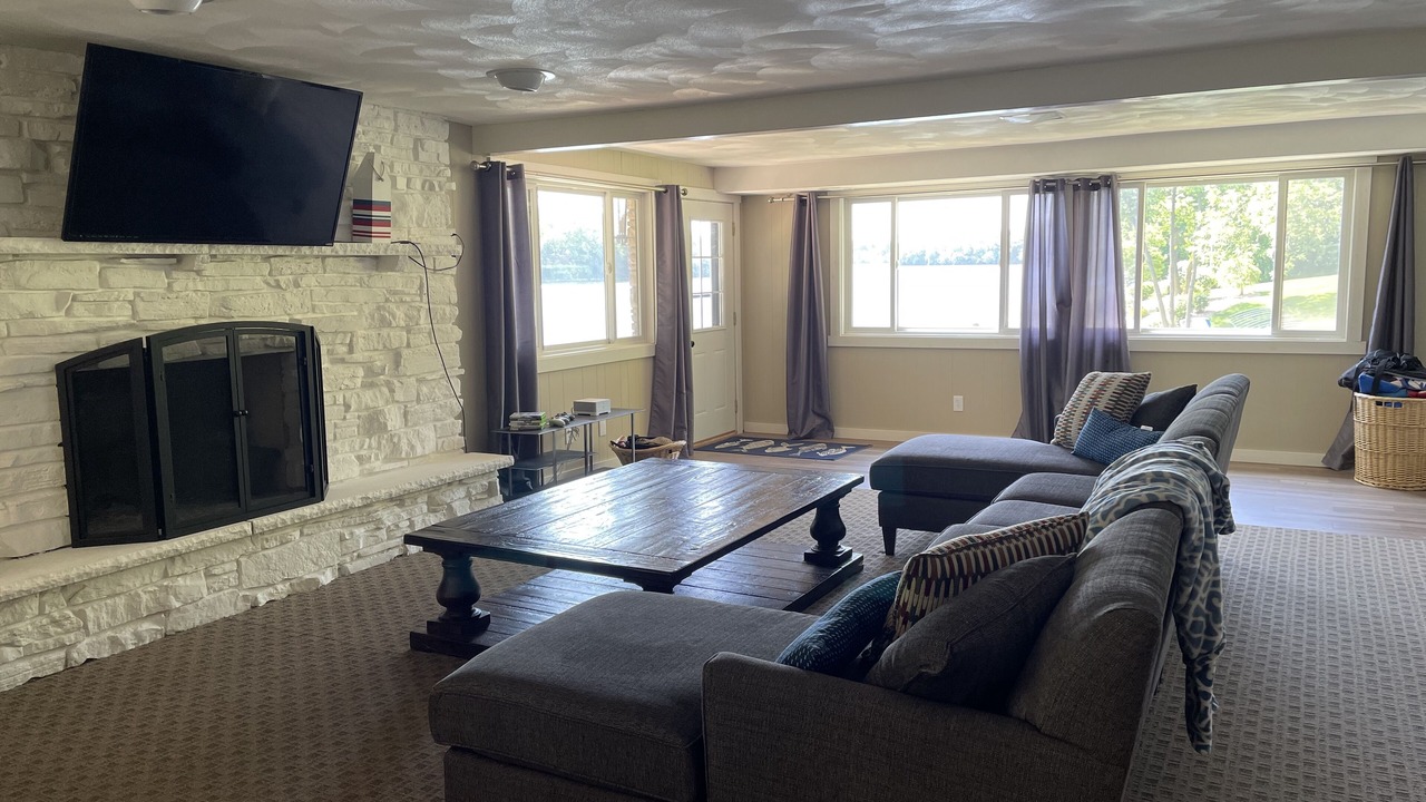 Photo of Livingroom in Apple River